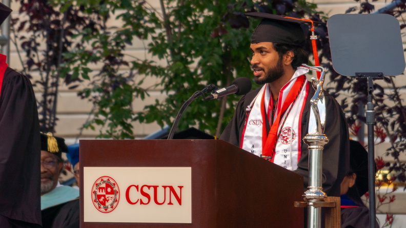 CECS_Commencement_2025_040625_0215.jpg