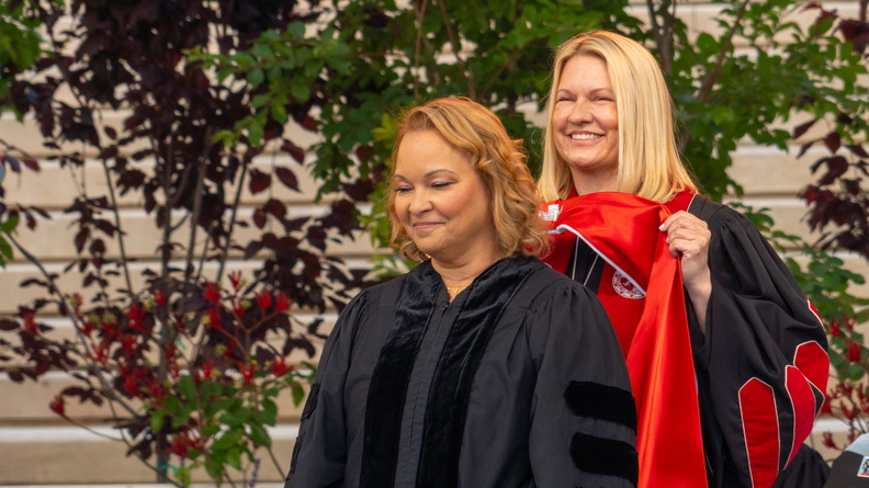 CECS_Commencement_2025_040625_0236.jpg