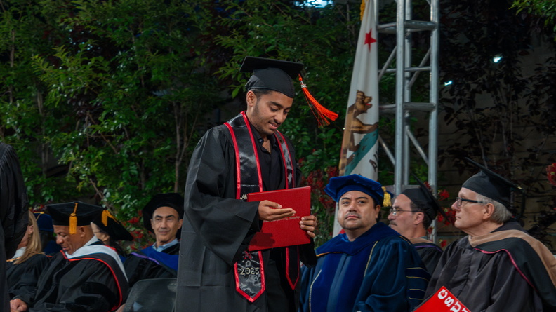 CECS_Commencement_2025_040625_0466.jpg