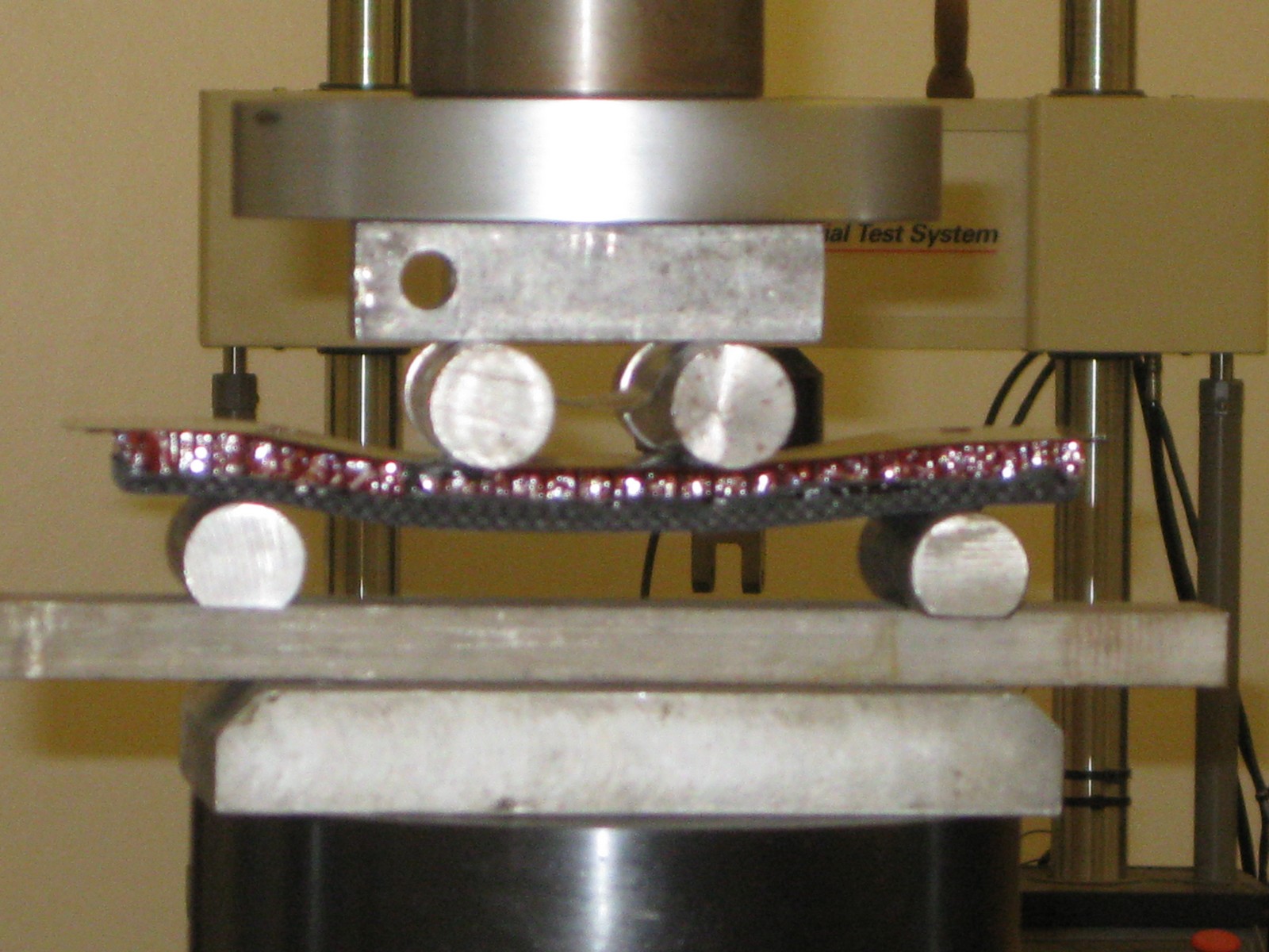 Carbon Fiber test sample in 4-point bending