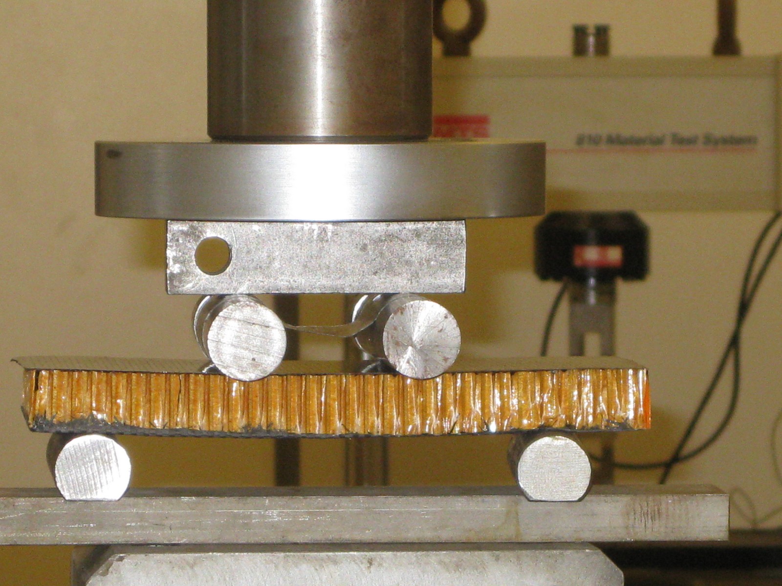 Composite Materials in 4-point Bending