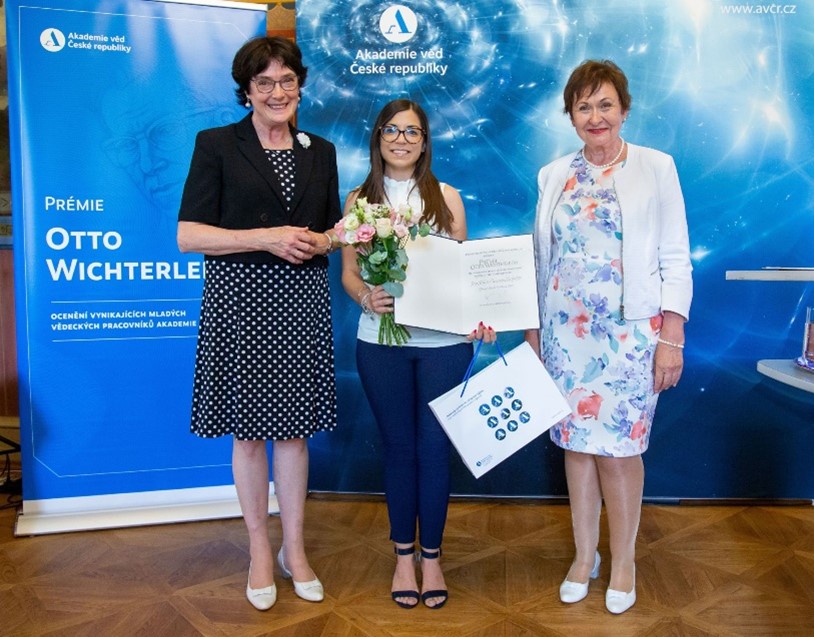 Figure 2 Dr. Silvia Carpitella receiving the Otto Wichterle Award. Photofrom Czech Academy of Science.